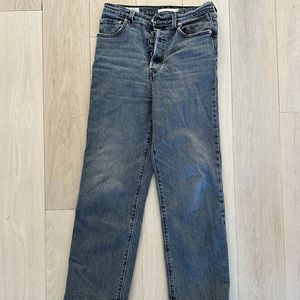 Levi’s ribcage ankle straight size 26